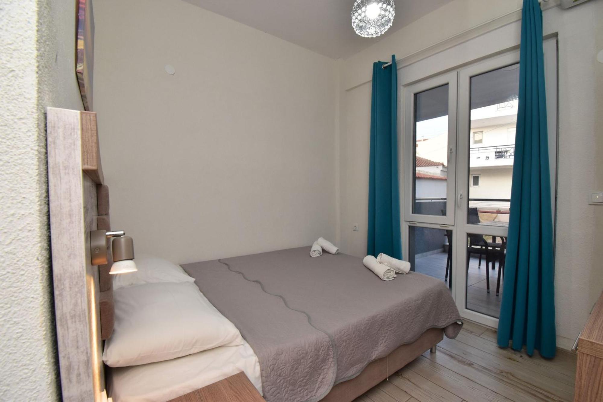 Apartments Miki Polychrono Eksteriør billede